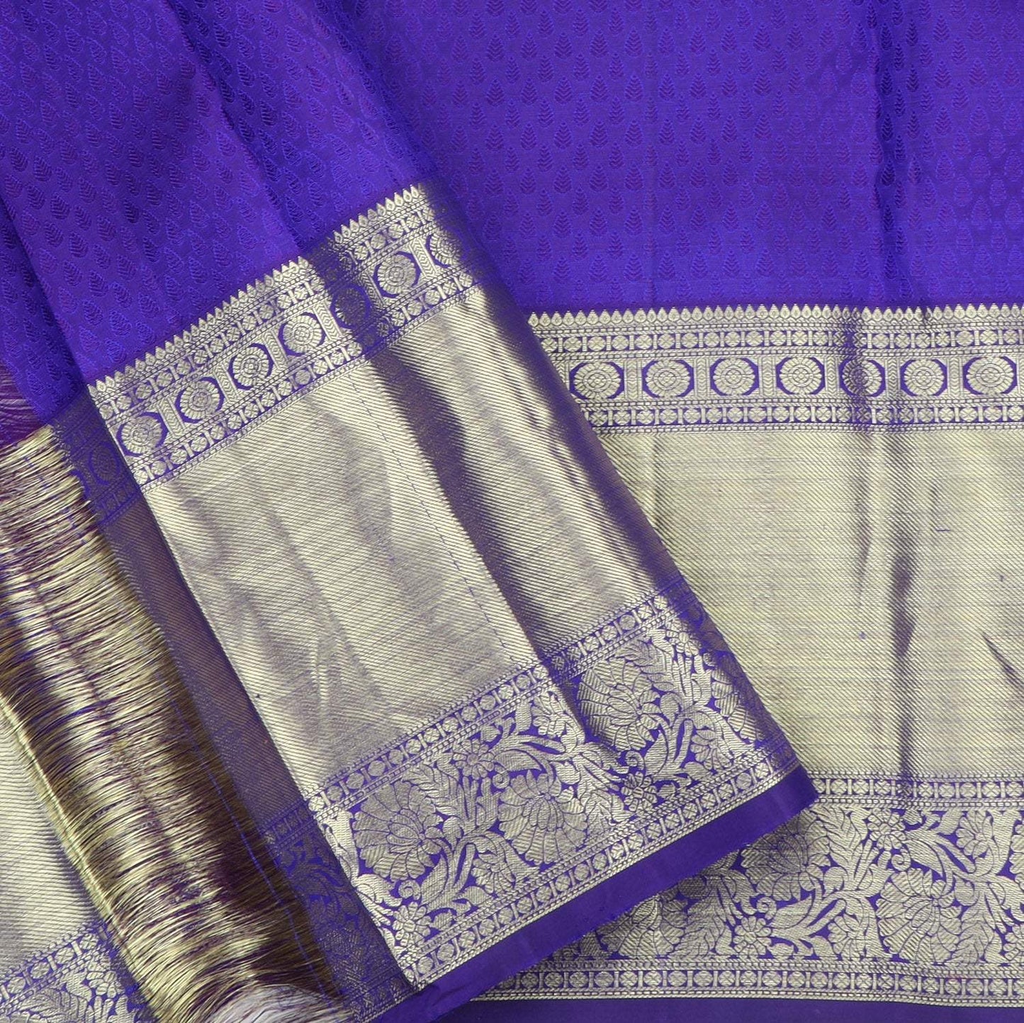 Bright Green Kanjivaram Silk Saree With Floral Pattern