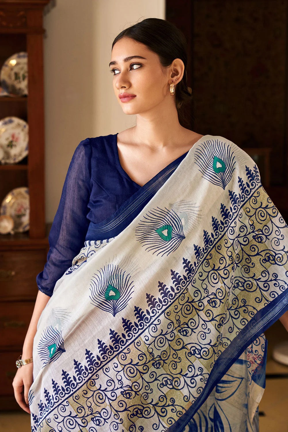 MULTI WHITE HANDLOOM PRINTED ZARI COTTON SAREE