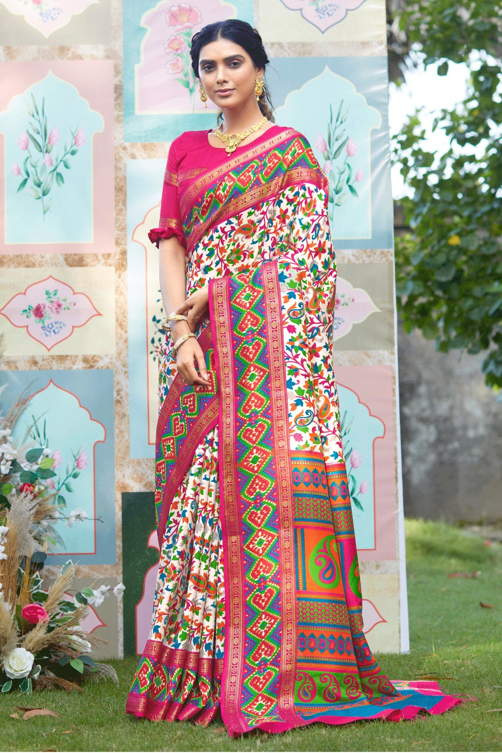 White Kashmiri Pashmina Printed Saree
