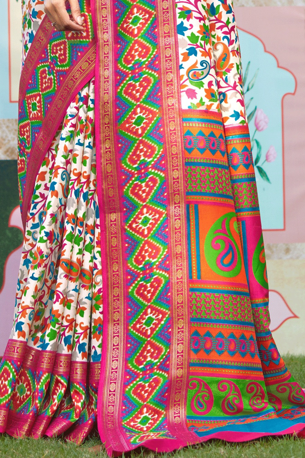 White Kashmiri Pashmina Printed Saree