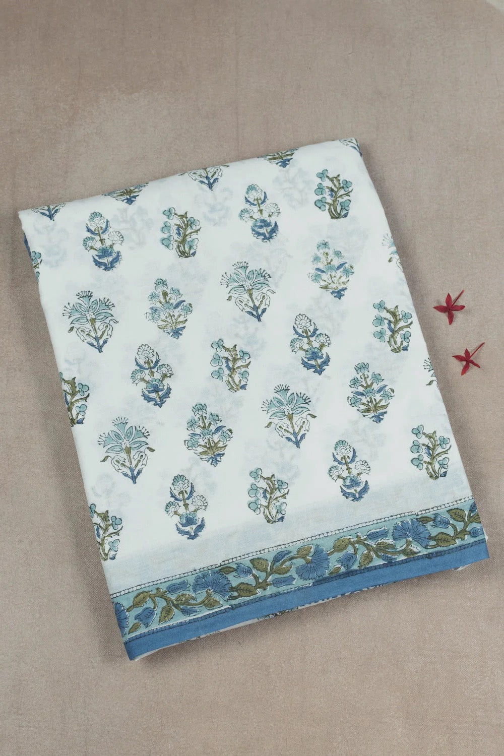 Butta Floral on Off-White Sanganeri Mul Cotton saree